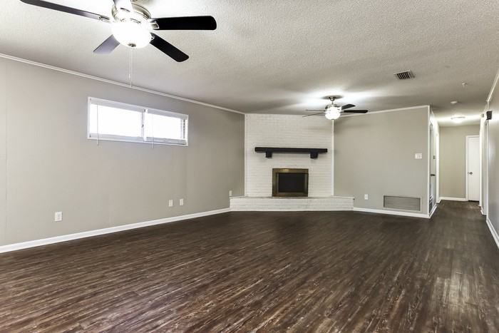 22 Single Oaks Dr - Photo 2 of 10