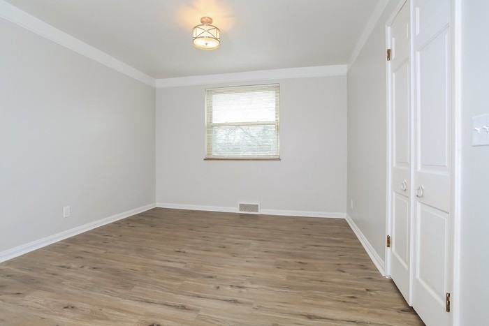 5565 Fairwood Rd - Photo 6 of 10
