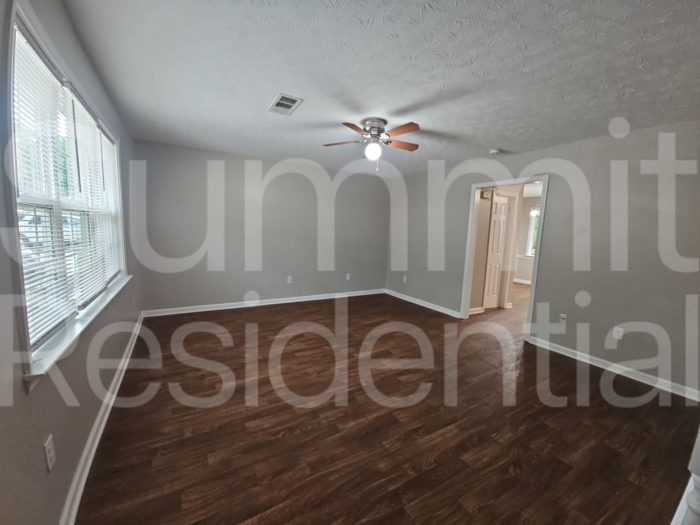 2651 Parkside Way - Photo 4 of 17