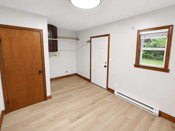 303 Barder Ave - Photo 4 of 13
