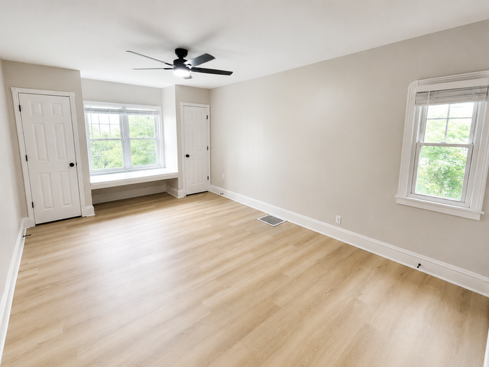 1040 Mercer Ave - Photo 3 of 8