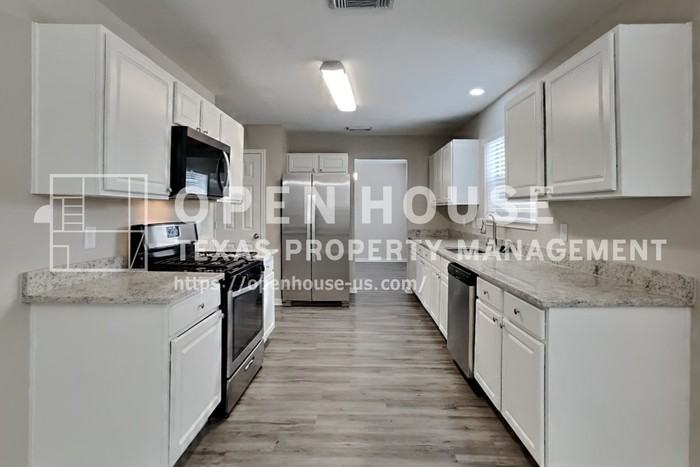 3515 Saint William Ln - Photo 4 of 19