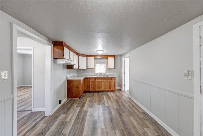 2702 S Lyons Ave - Photo 5 of 13