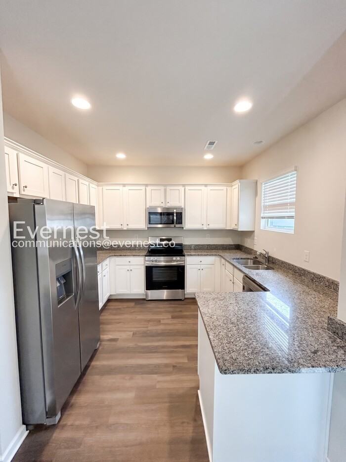 218 Lee St - Photo 6 of 29