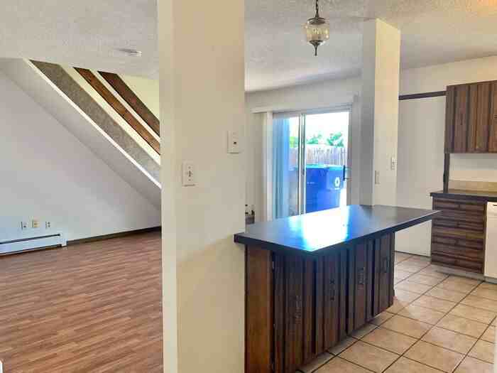 1844 E 17th St - Photo 3 of 8