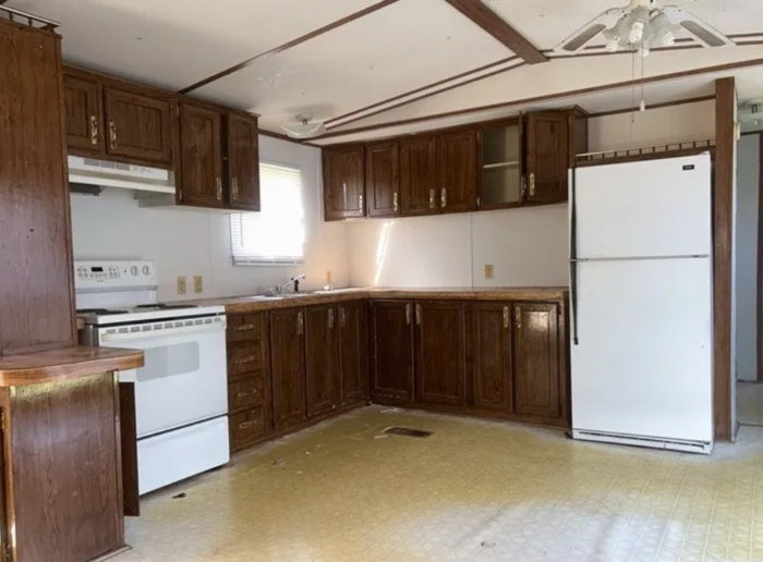 516 Lewis Dr - Photo 3 of 6