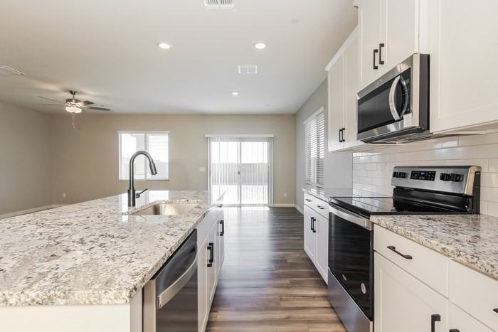 11509 W Cumberland Dr - Photo 6 of 17
