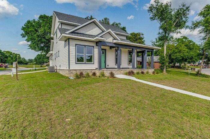 412 Elcino Dr - Photo 4 of 50