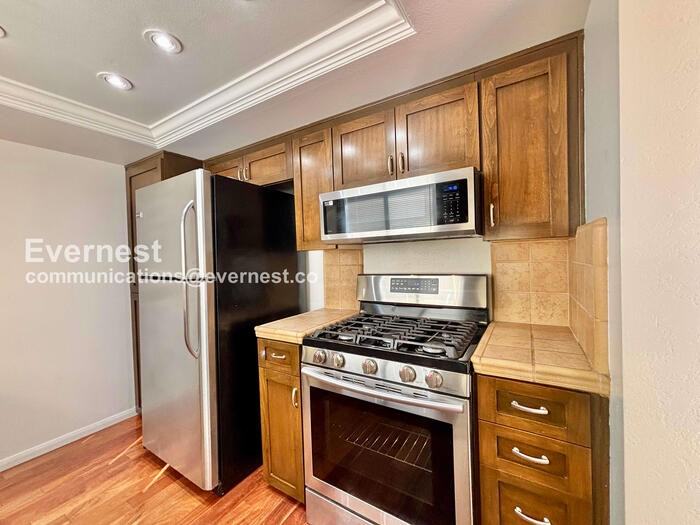 4455 Rockland Pl #21 - Photo 4 of 30