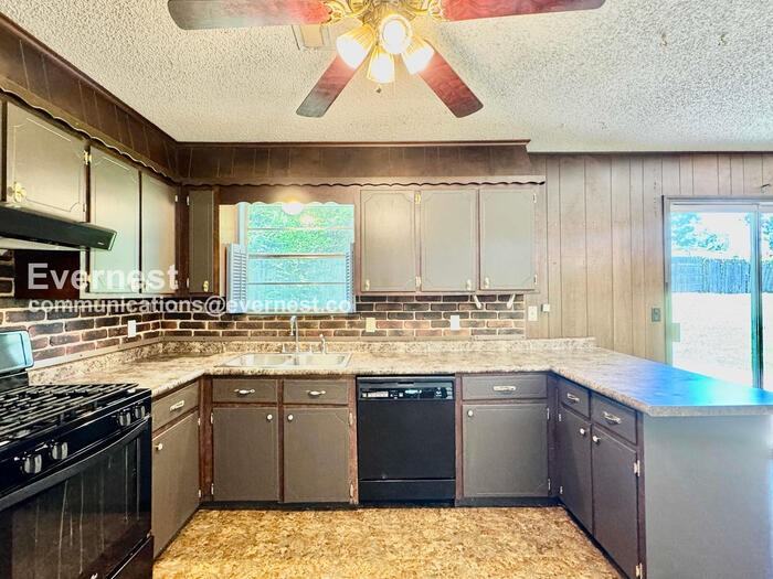 4325 S Ash Ave - Photo 4 of 29