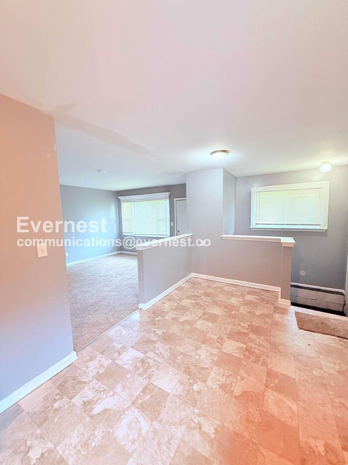 12121 Montrose St - Photo 4 of 23