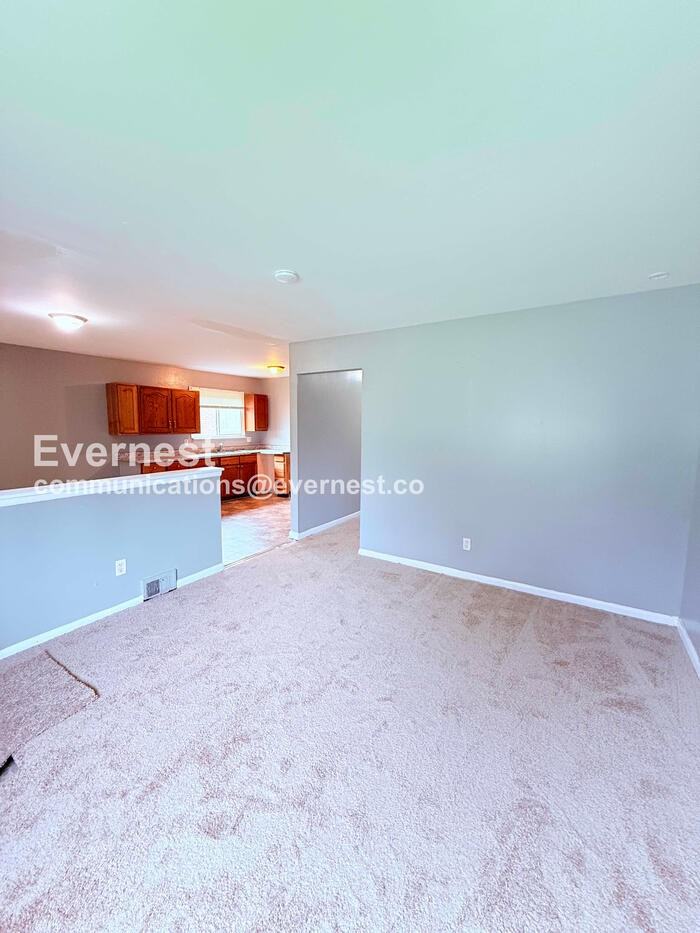 12121 Montrose St - Photo 6 of 23