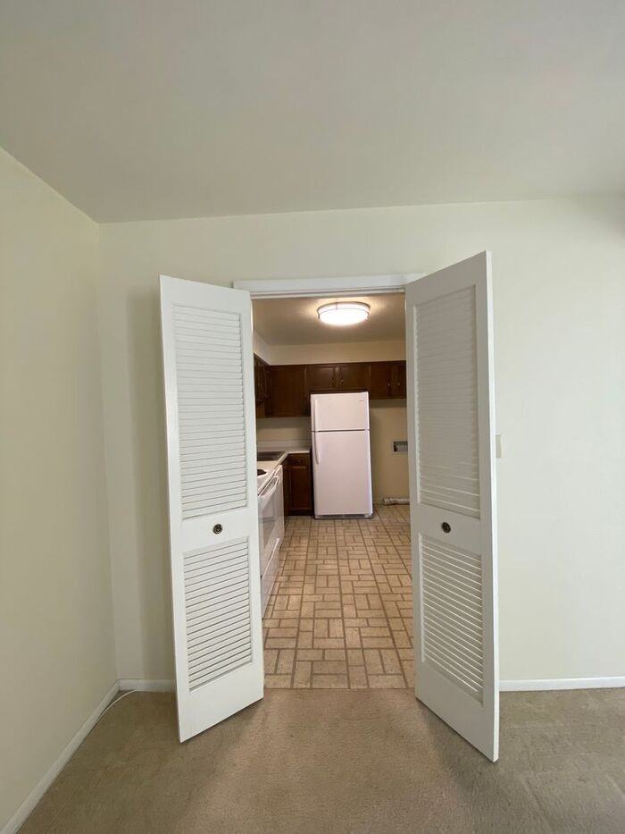 2901 Poplar St #B - Photo 5 of 15