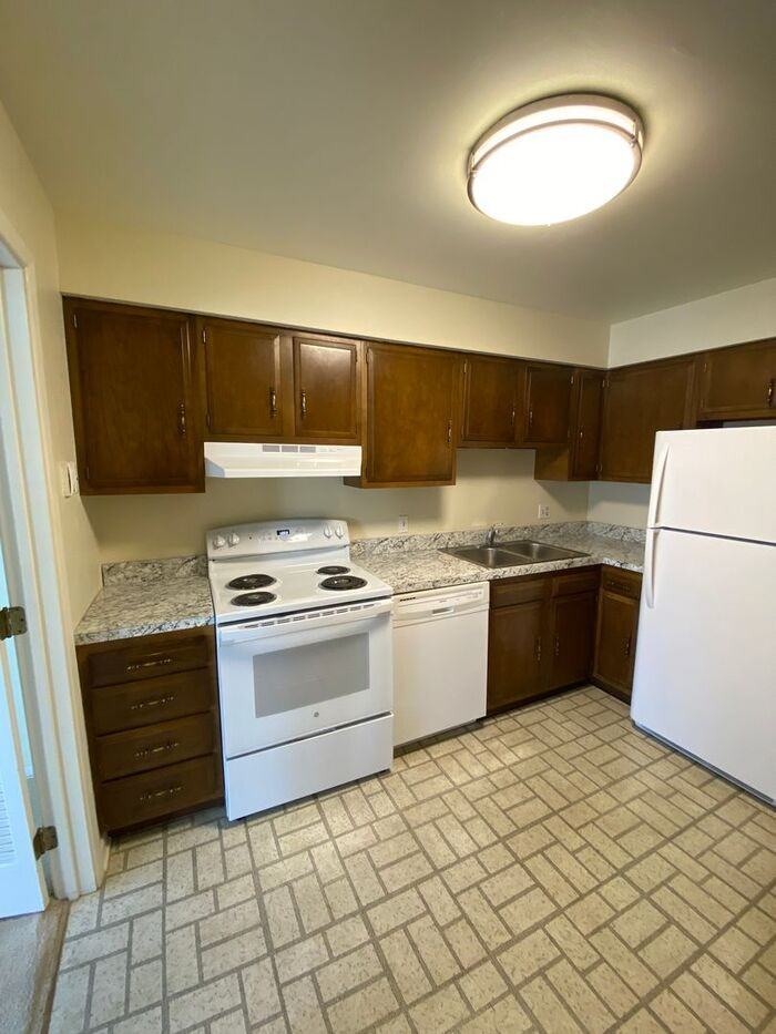 2901 Poplar St #B - Photo 6 of 15
