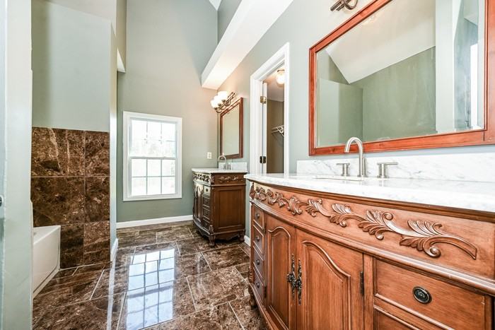 11492 Summer Creek Dr - Photo 5 of 25