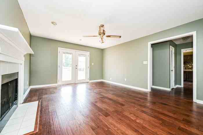 11492 Summer Creek Dr - Photo 6 of 25