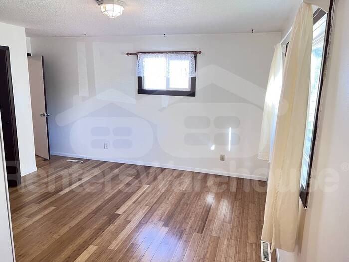 2921 Sumter Ave S - Photo 3 of 31