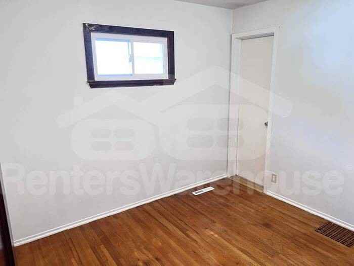 2921 Sumter Ave S - Photo 7 of 31