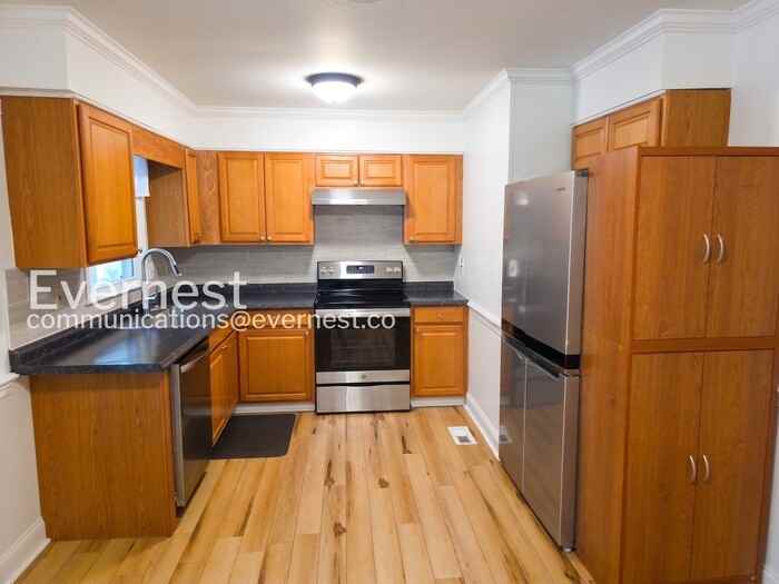 12409 Salient Ln - Photo 2 of 30