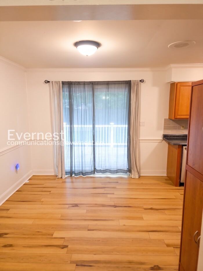12409 Salient Ln - Photo 3 of 30
