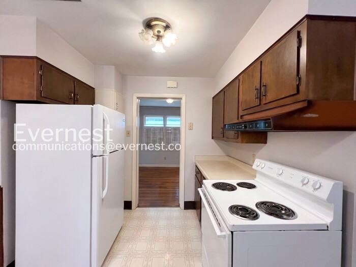 4984 Welchshire Ave - Photo 6 of 26