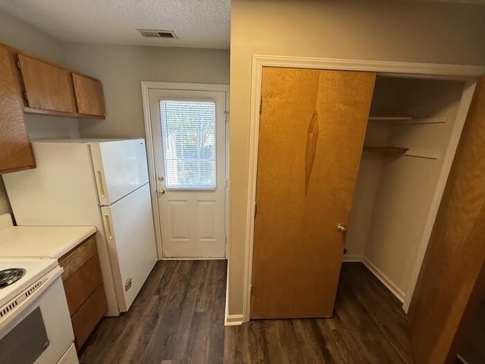 2905 Faversham Pl - Photo 3 of 15