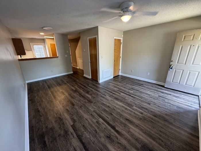 2905 Faversham Pl - Photo 4 of 15