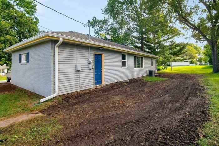 803 Vilas St - Photo 2 of 2