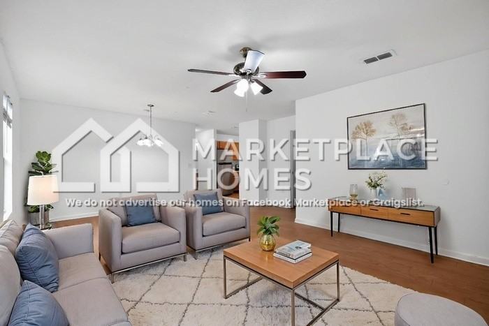 2167 Thomas Ct - Photo 2 of 24