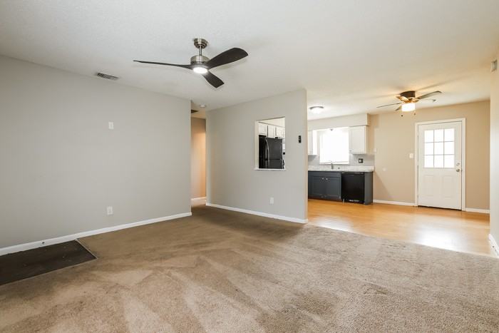 14635 State St - Photo 3 of 13