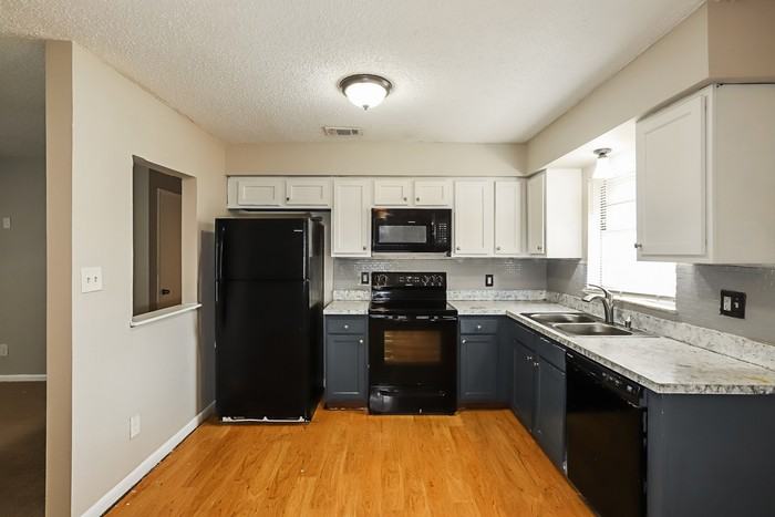 14635 State St - Photo 6 of 13