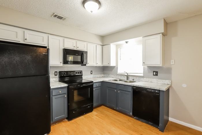 14635 State St - Photo 7 of 13