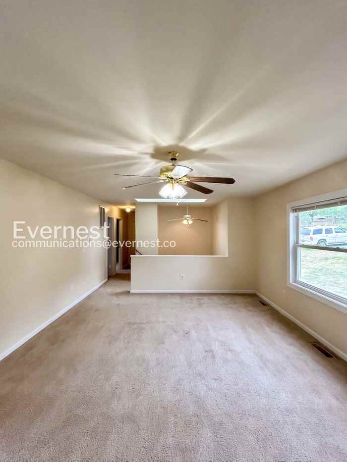 11406 Wentworth Ct - Photo 6 of 31