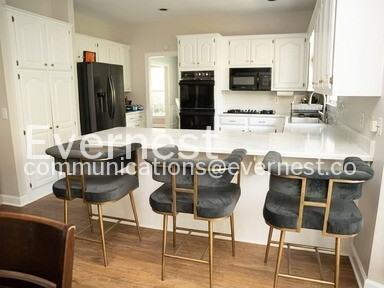4580 Village Dr - Photo 2 of 30