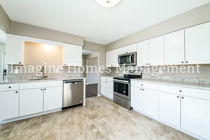 9200 Whitewood Rd - Photo 6 of 12