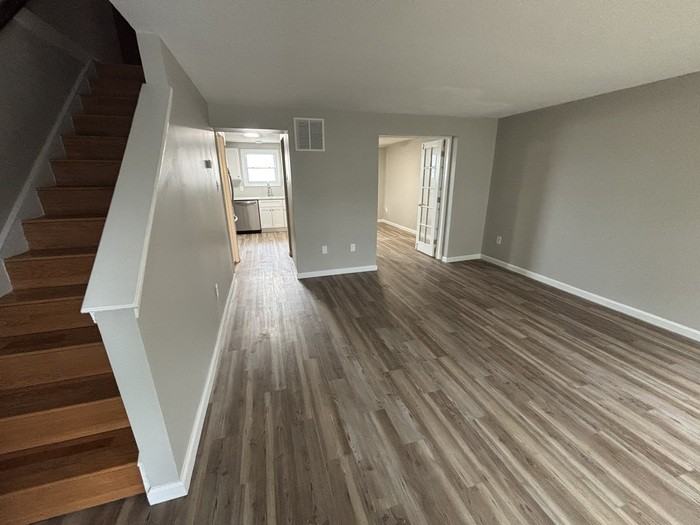 1511 Retreat St - Photo 2 of 19