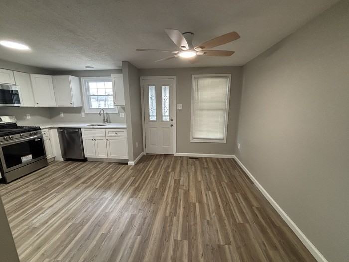 1511 Retreat St - Photo 3 of 19