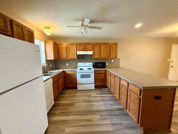 3629 Mcdonald Rd - Photo 4 of 29