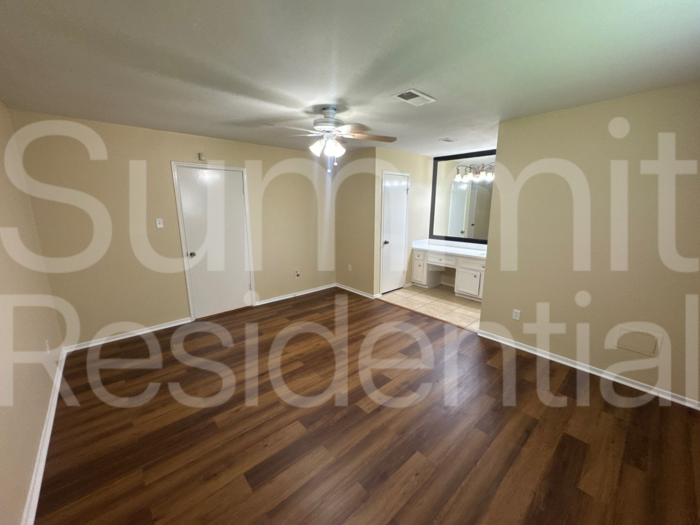 7214 Foxbend Ln - Photo 6 of 16