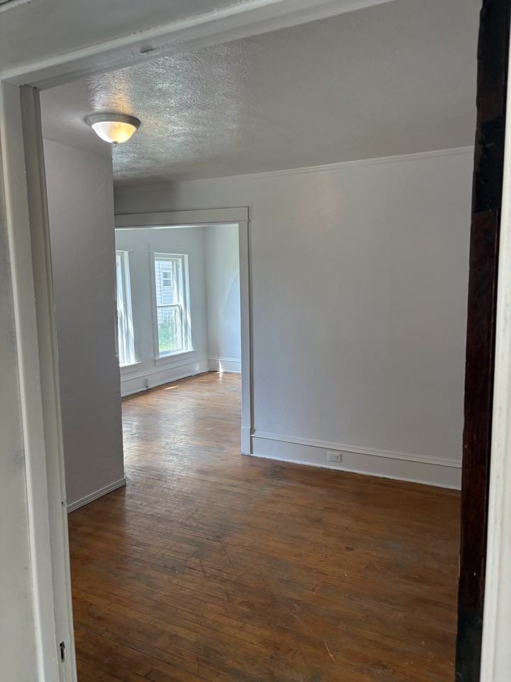 821 Nebraska St #821 - Photo 2 of 6