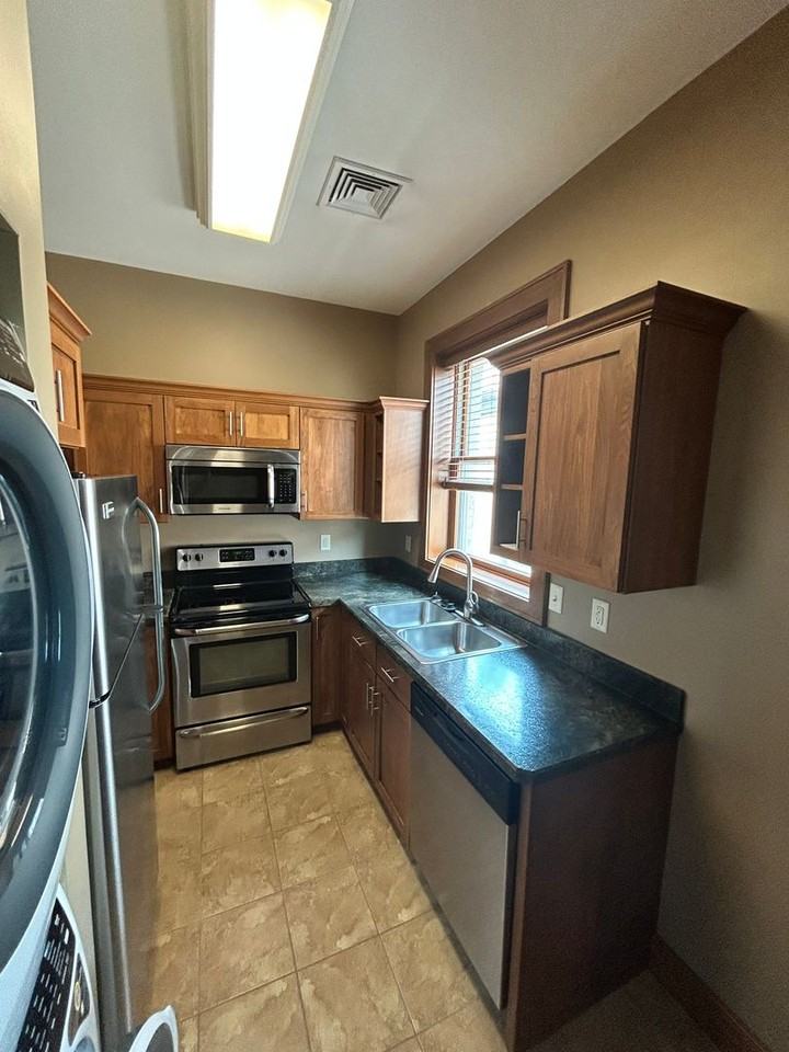 122 N Main St #D - Photo 7 of 16