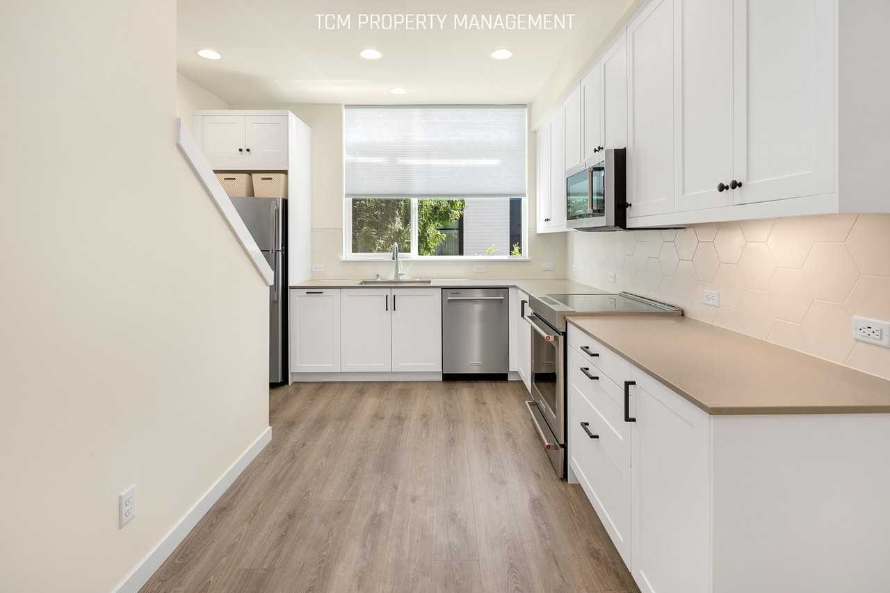 2024 Ne 85th St #C - Photo 6 of 25