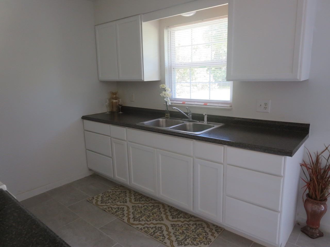 335 N Garfield Ave #NA - Photo 3 of 13