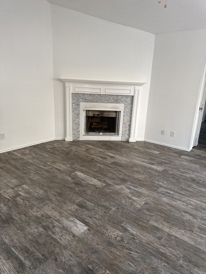 521 Cutty Trl #B - Photo 5 of 11