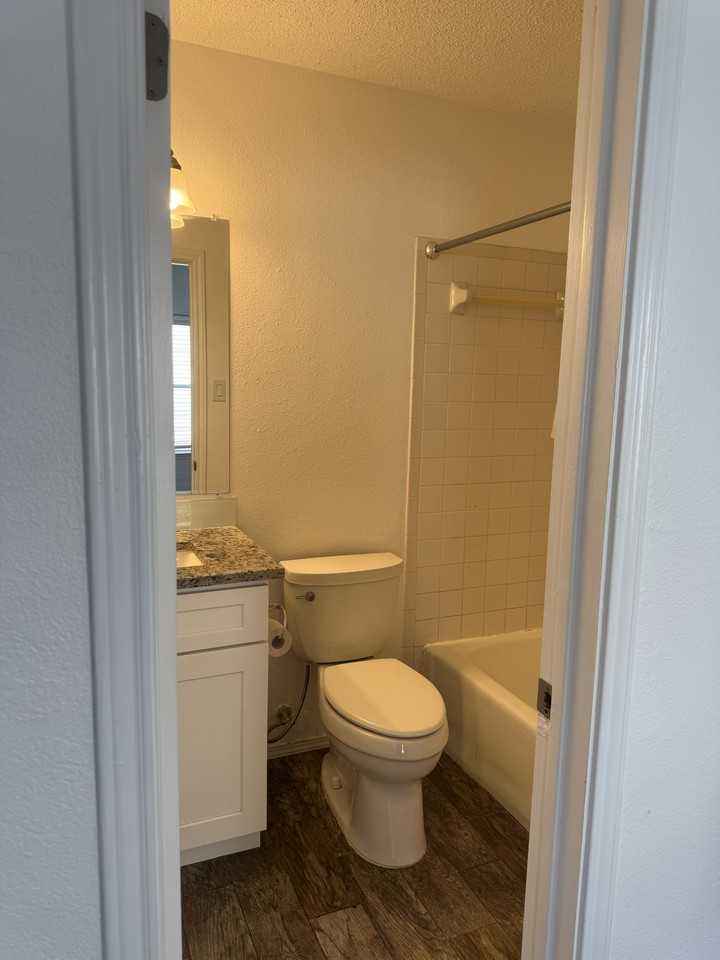 521 Cutty Trl #B - Photo 6 of 11