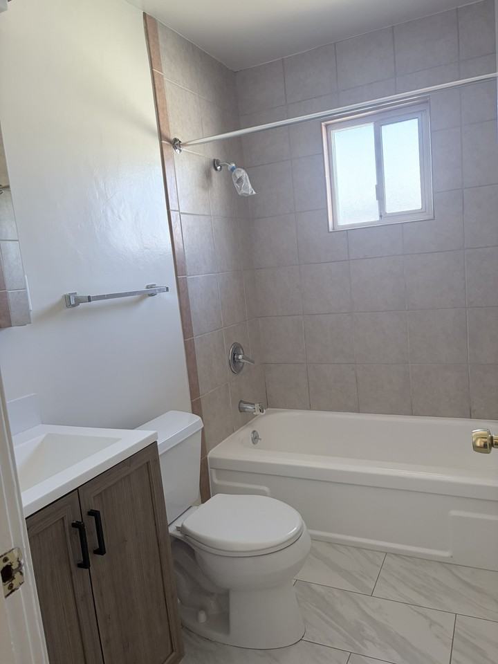 Linda Ct #NA - Photo 5 of 11