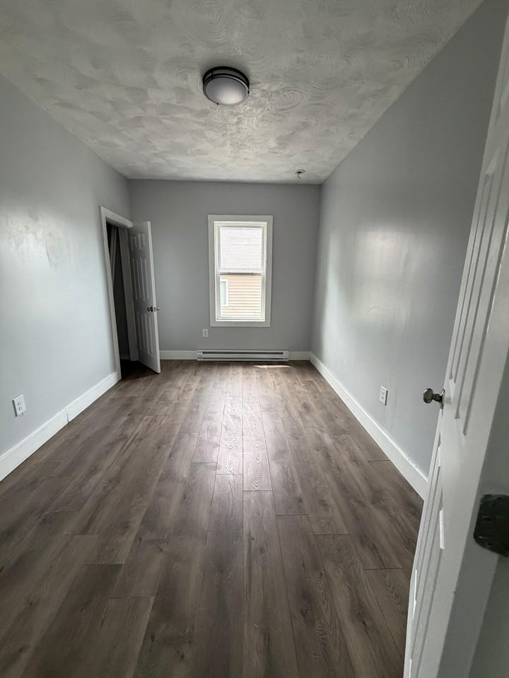 334 Admiral St #2 - Photo 3 of 13