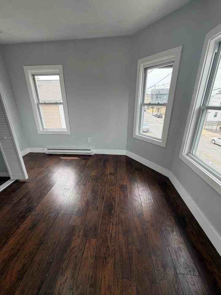 334 Admiral St #2 - Photo 4 of 13