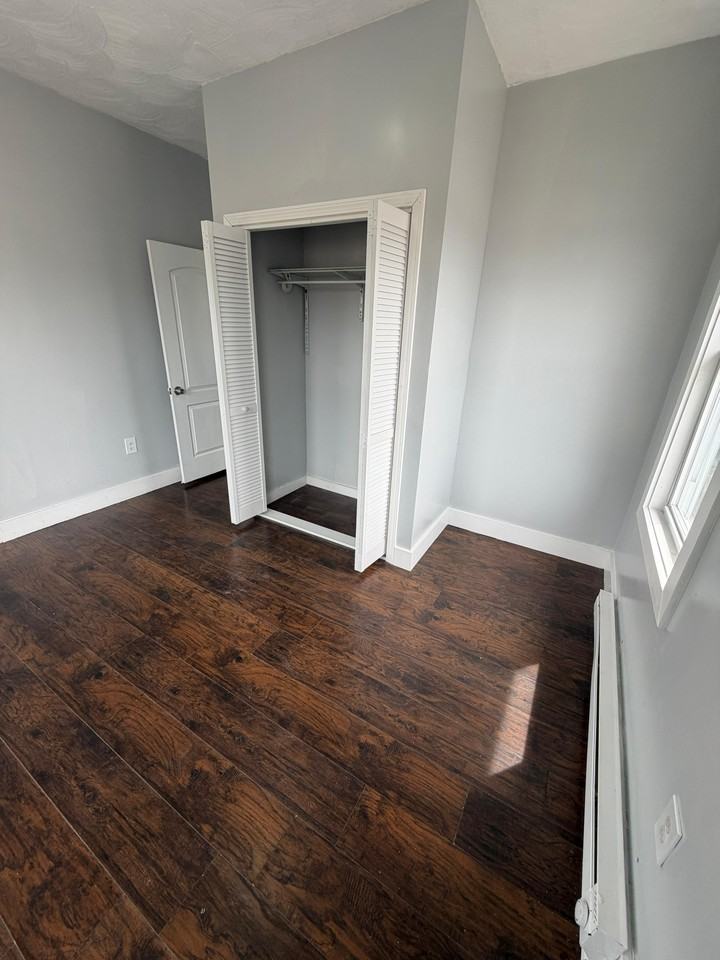 334 Admiral St #2 - Photo 5 of 13