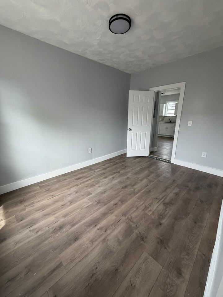 334 Admiral St #2 - Photo 7 of 13